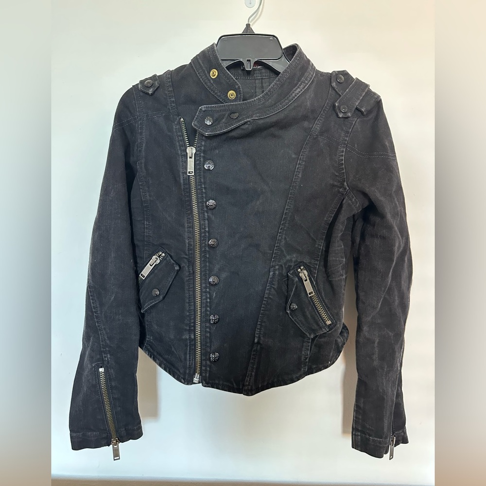 GUESS BLACK ZIP DENIM JACKET SIZE M